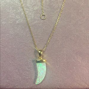 14 kt gold necklace with rainbow 🌈 opal charm